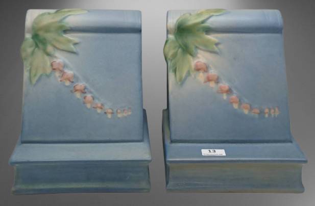 Roseville Bleeding Heart No. 6 Blue Bookends