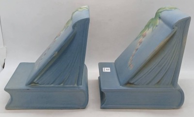 Roseville Bleeding Heart No. 6 Blue Bookends - 3
