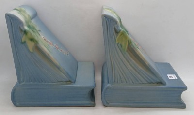 Roseville Bleeding Heart No. 6 Blue Bookends - 5