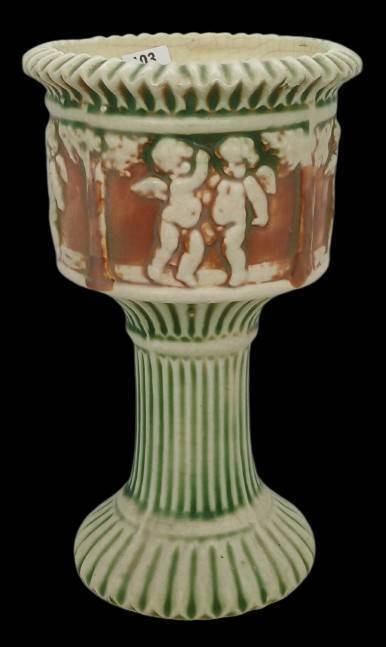 Roseville Donatello 229-9" Vase/Planter