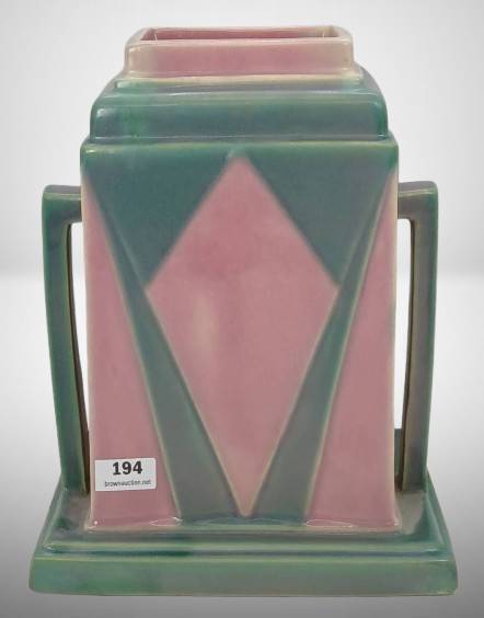 Roseville Futura "&oelig;Jukebox" 386-8" Vase, pink/green Vase