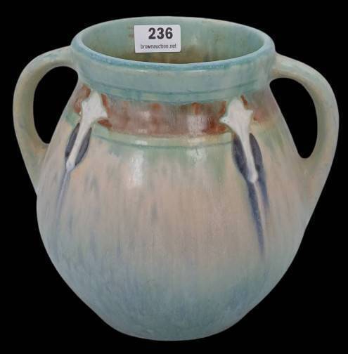 Roseville Monticello 557-5" Vase with Handles