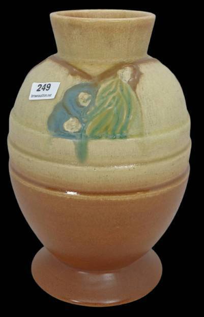 Roseville Futura 428-8" Egg with Leaves Vase