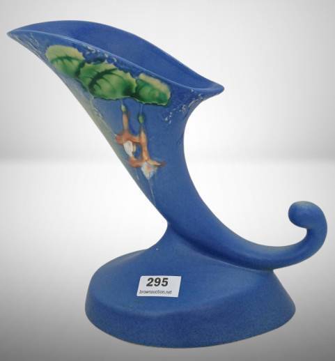 Roseville Fuschia 129-6" Cornucopia, blue