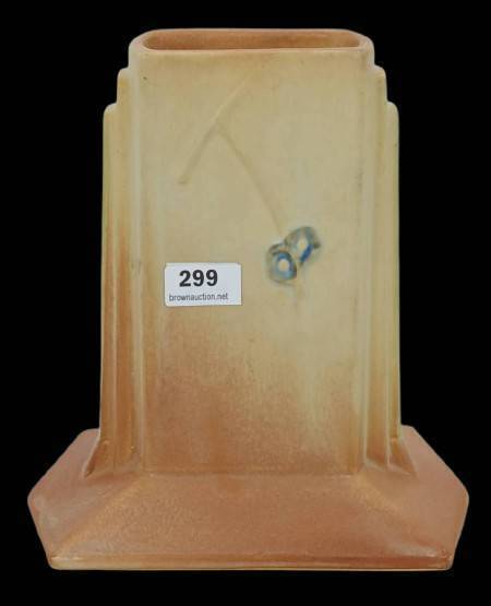 Roseville Futura "&oelig;Tombstone" 423-6"Vase