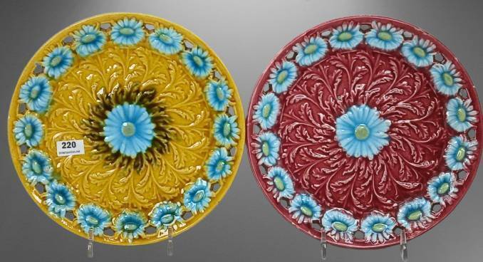 (2) Majolica Plates with Daisy Border