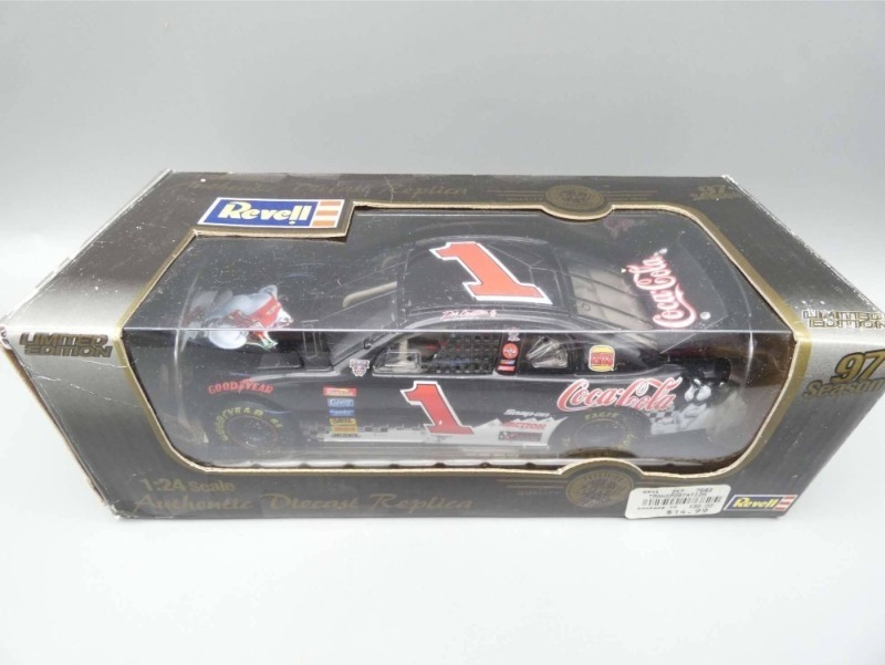 1:24 Scale Revell Diecast Coca-Cola Car