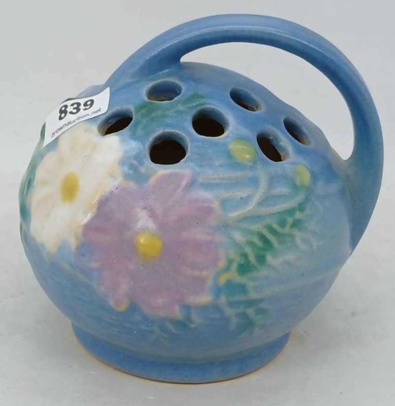 Roseville Cosmos #39 Blue Flower Frog