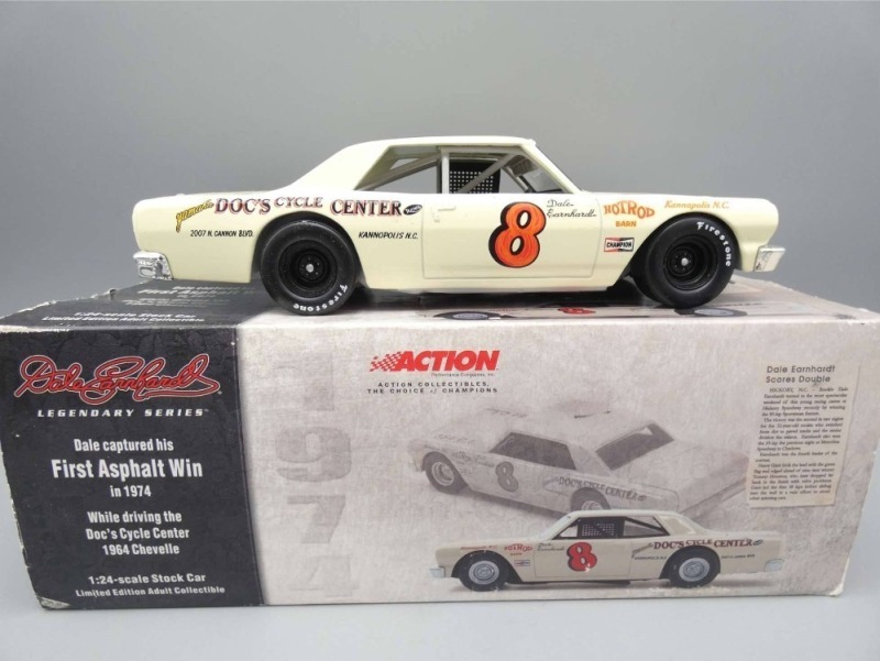 Dale Earnhardt 1:24 Scale Diecast Car