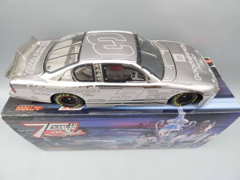 Dale Earnhardt 1:24 Scale Diecast Car
