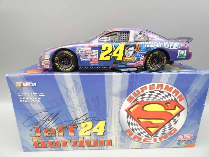 Jeff Gordon 1:24 Diecast in Mint Condition
