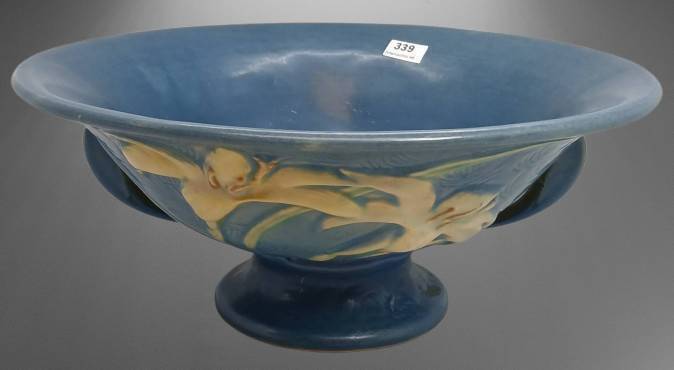 Roseville Zephyr Lily Blue Console Bowl