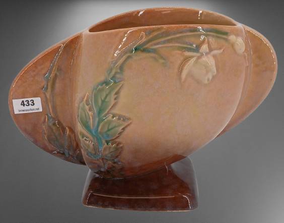Roseville Wincraft 241-6" Planter Vase