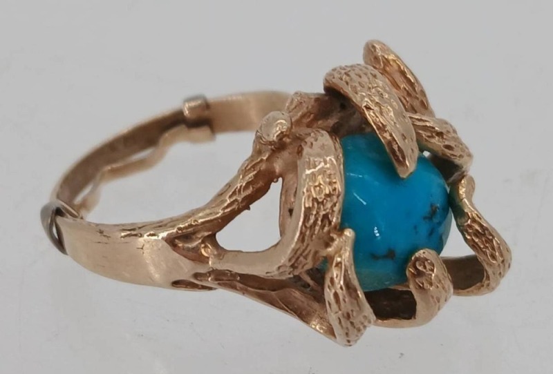 Gold Ring With Turquoise Stone