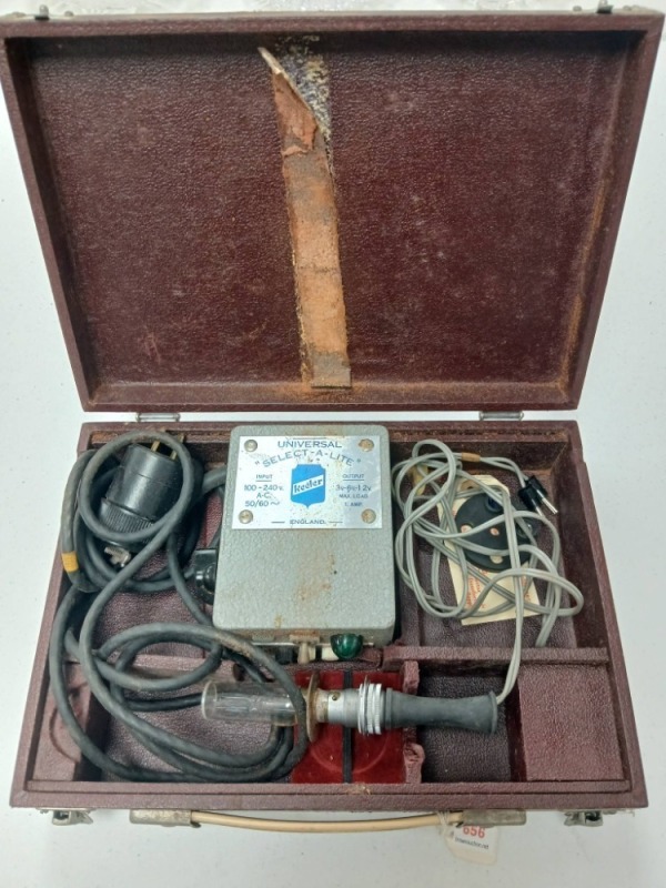 Keeler Universal Select-A-Lite in Case