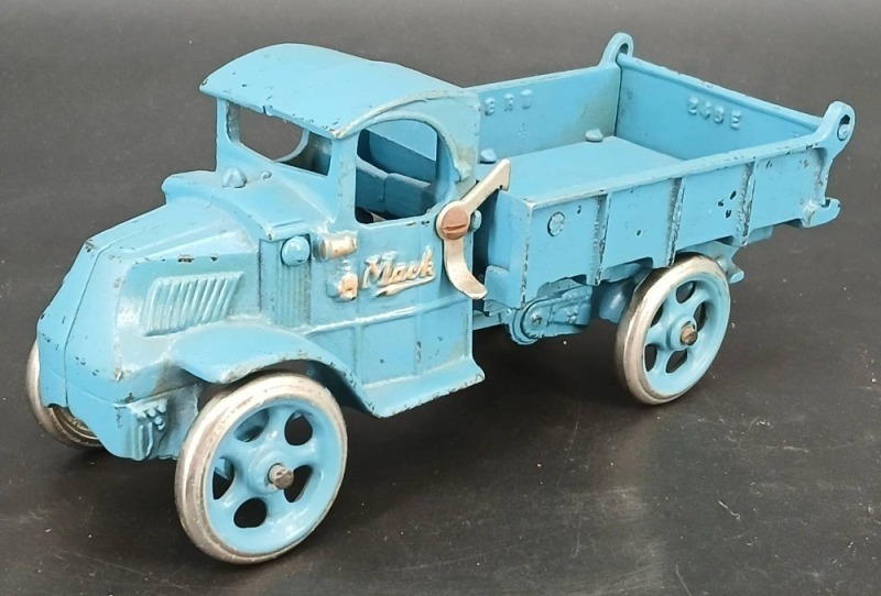 Arcade Cast Iron Mack Dump Truck