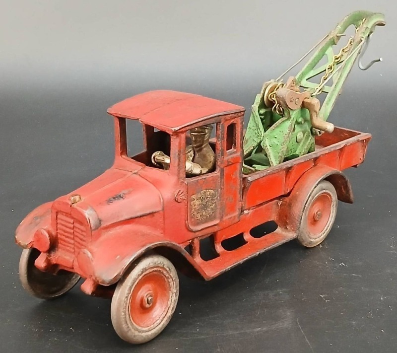 Arcade Cast Iron International Tow Truck