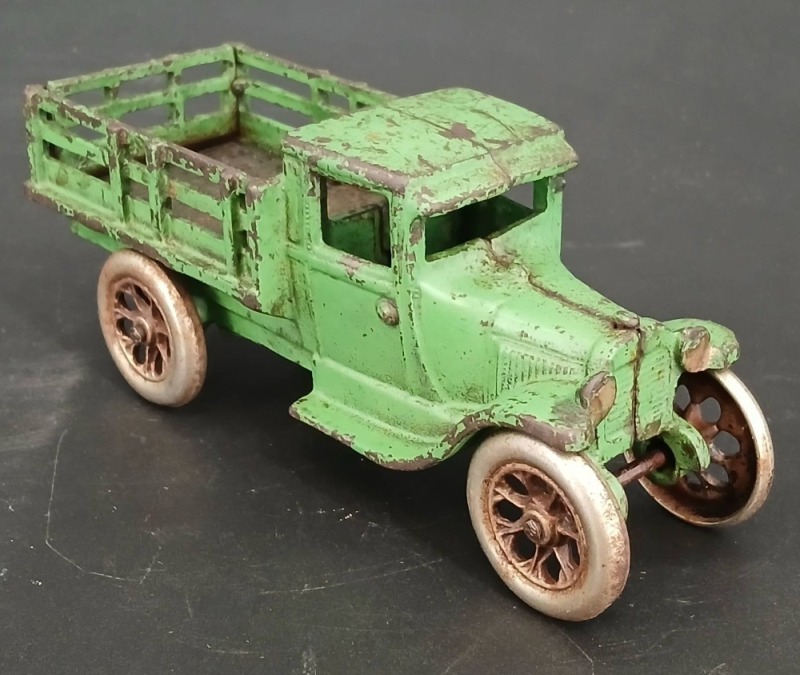 Arcade Cast Iron Toy Truck